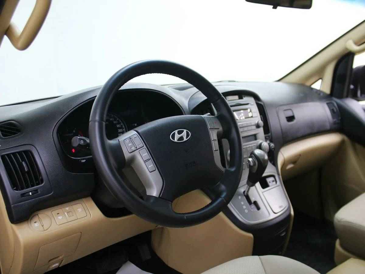 Hyundai Grand Starex, I