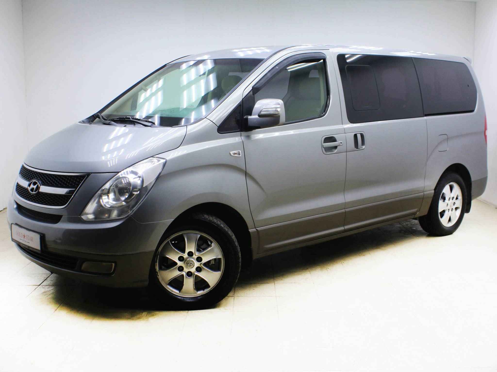Hyundai Grand Starex, I