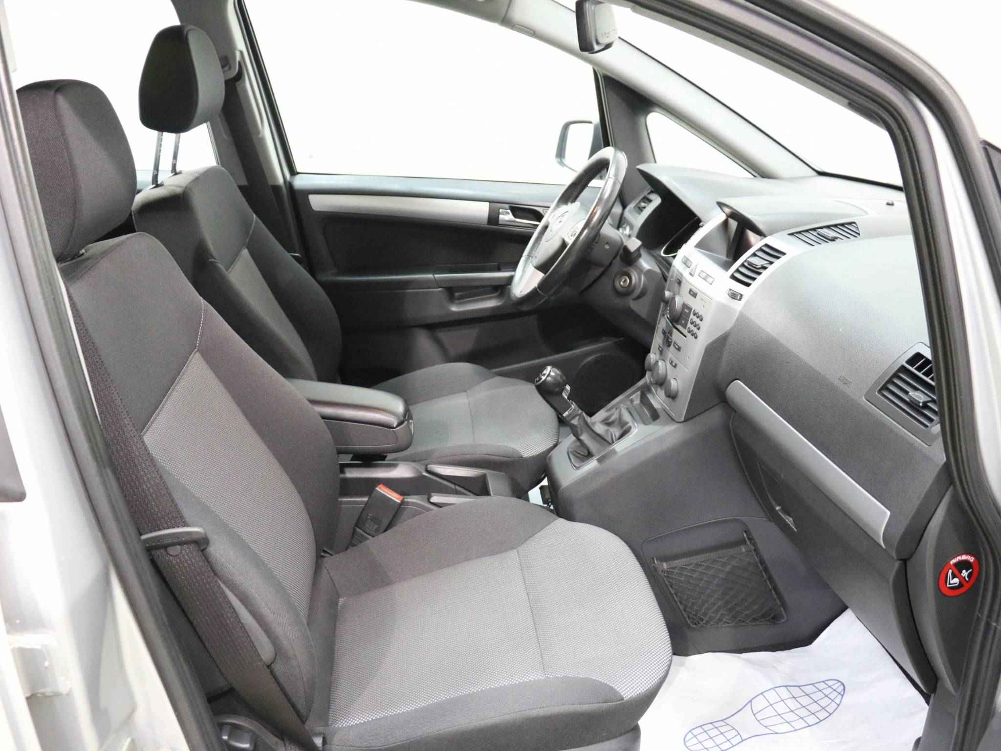 Opel Zafira, B Рестайлинг