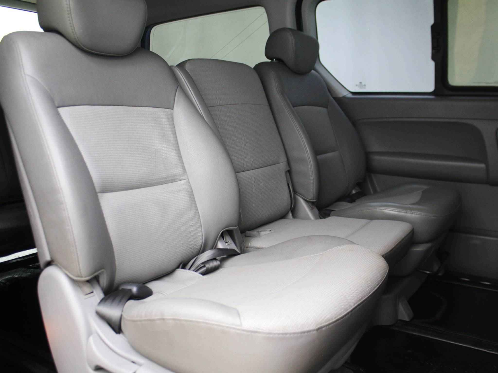 Hyundai Grand Starex, I