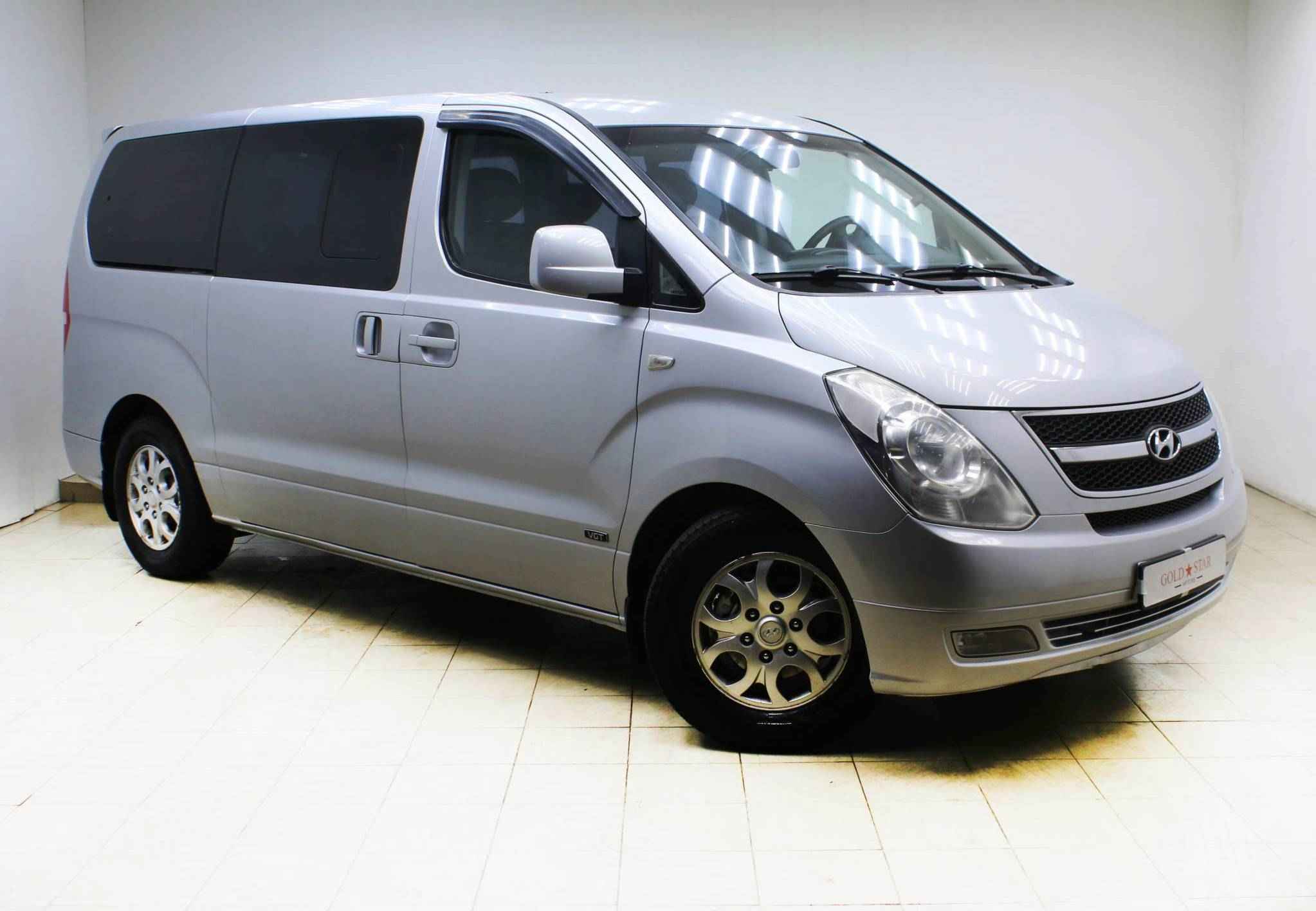 Hyundai Grand Starex, I