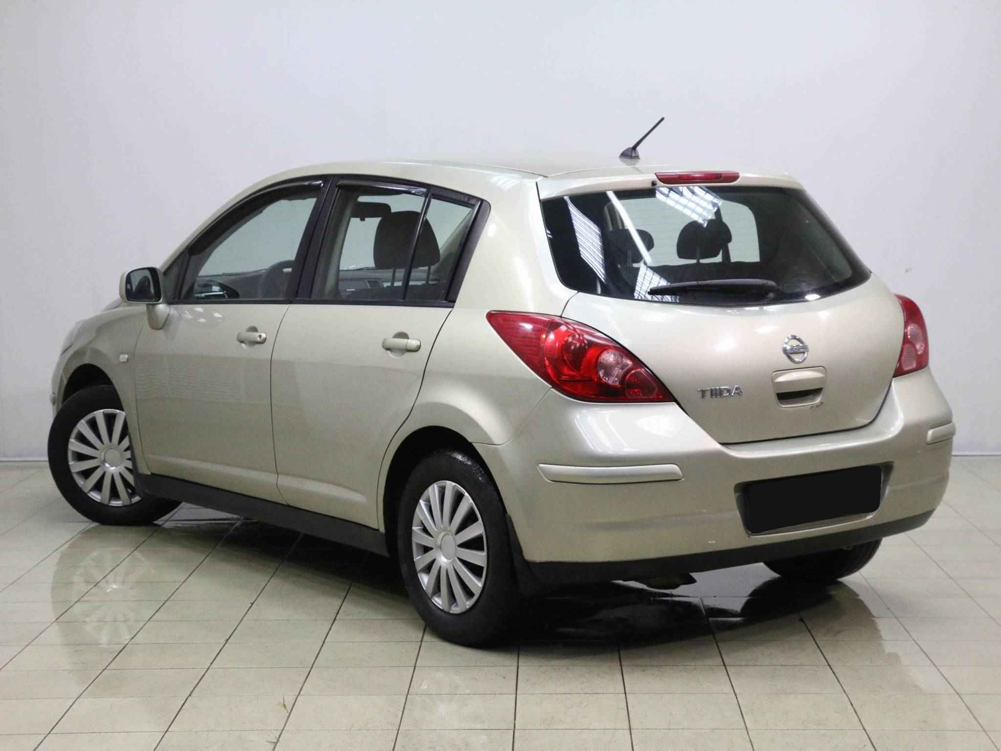Nissan Tiida, I