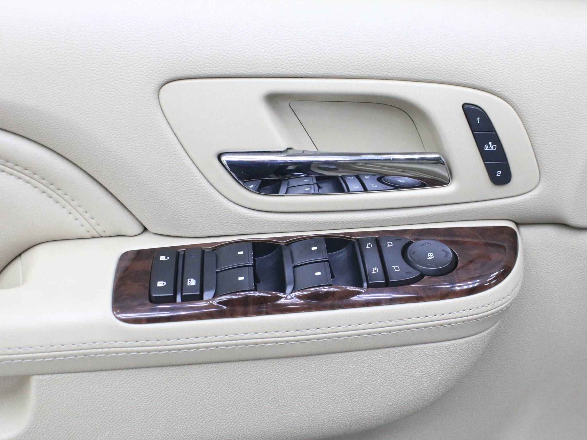 Cadillac Escalade, III