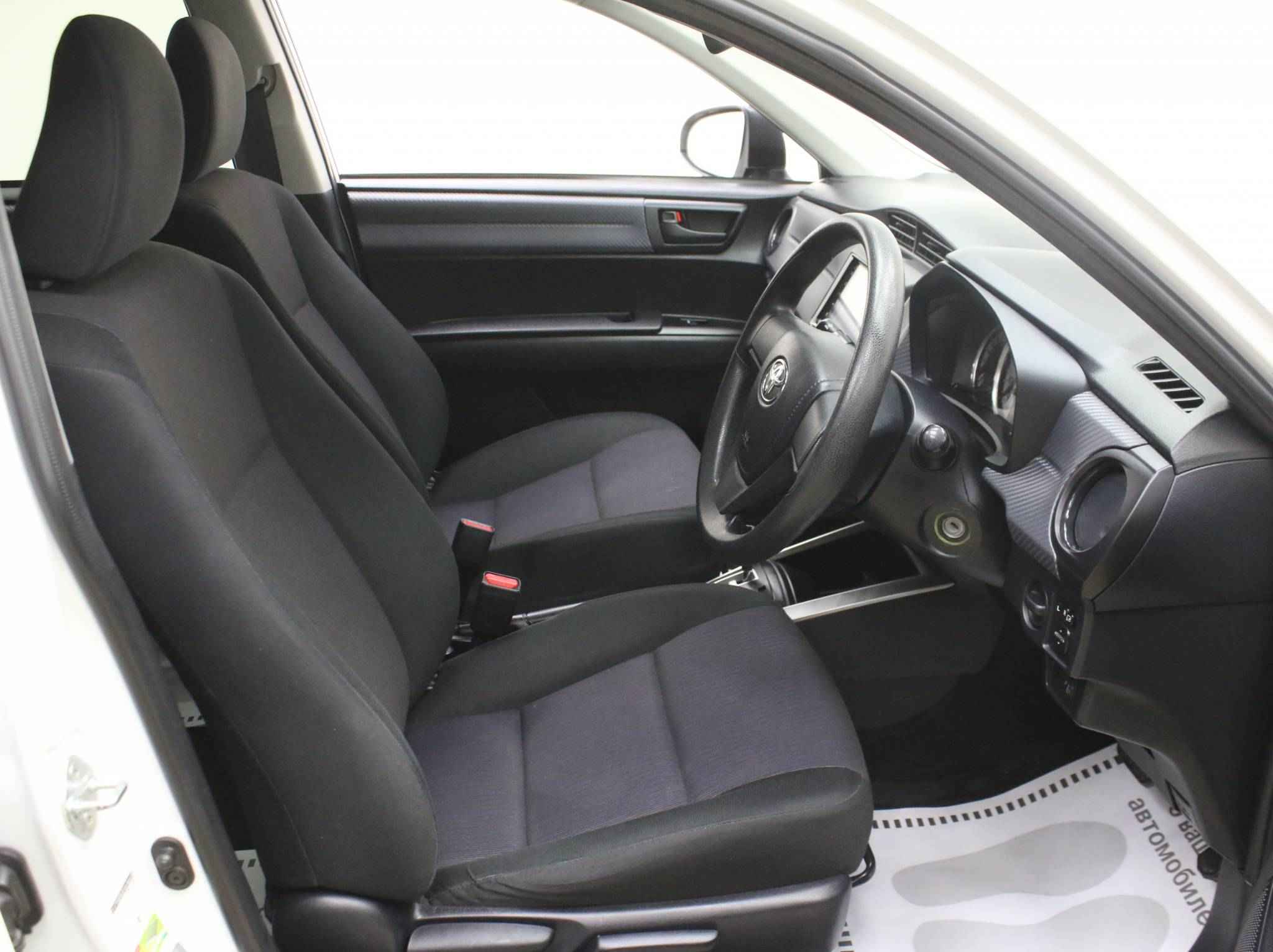 Toyota Corolla, XI (E160, E170)