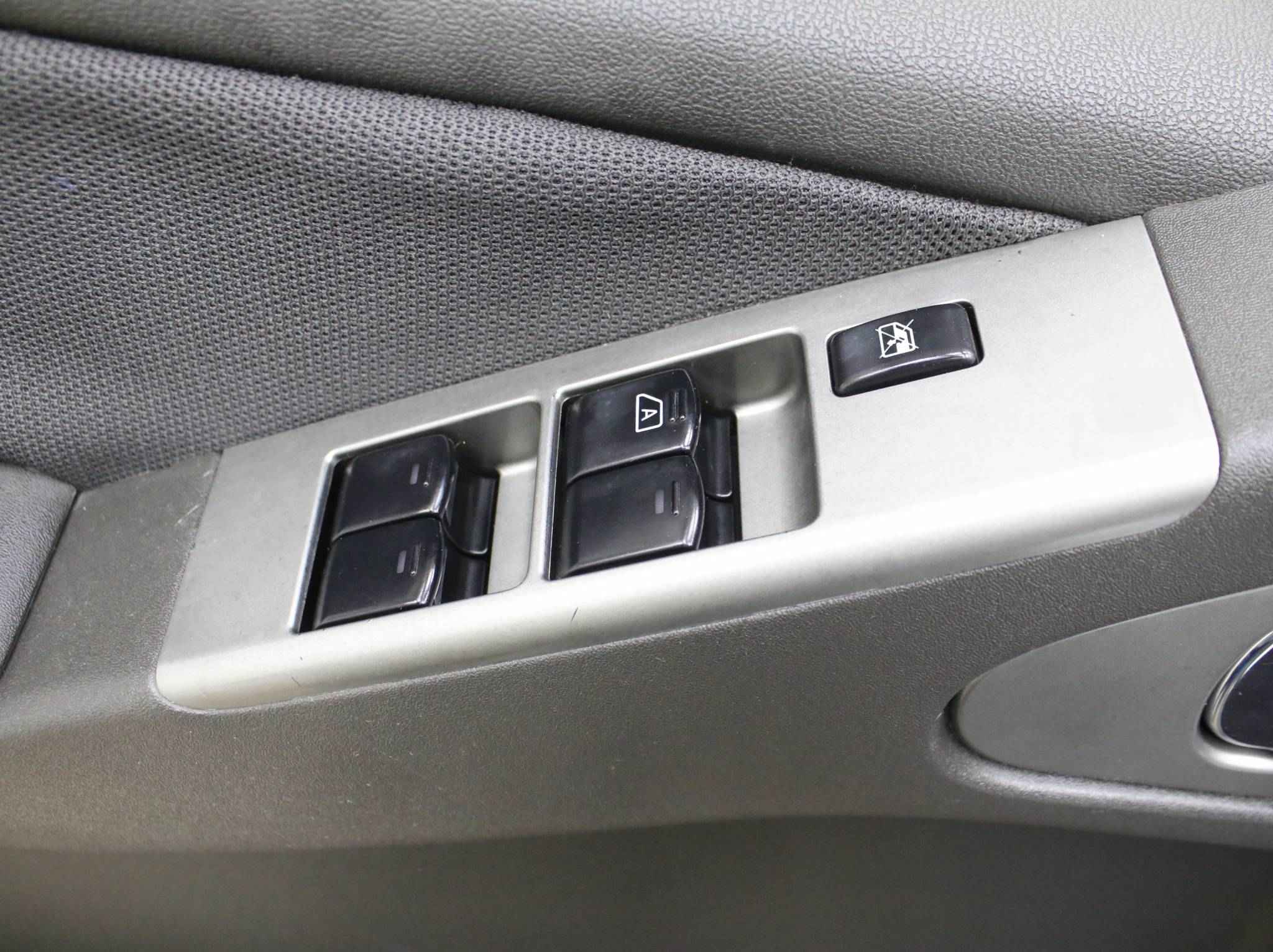 Nissan Pathfinder, III