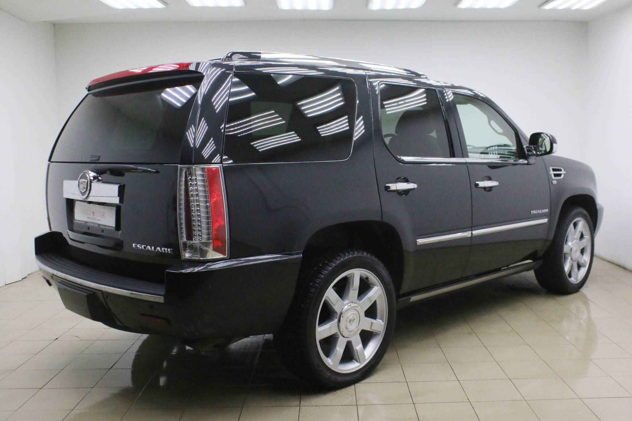 Cadillac Escalade, III