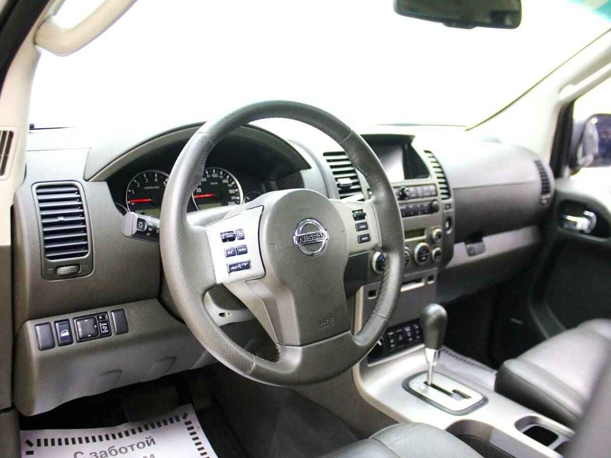 Nissan Pathfinder, III