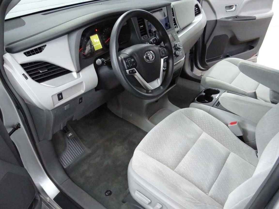 Toyota Sienna, III Рестайлинг
