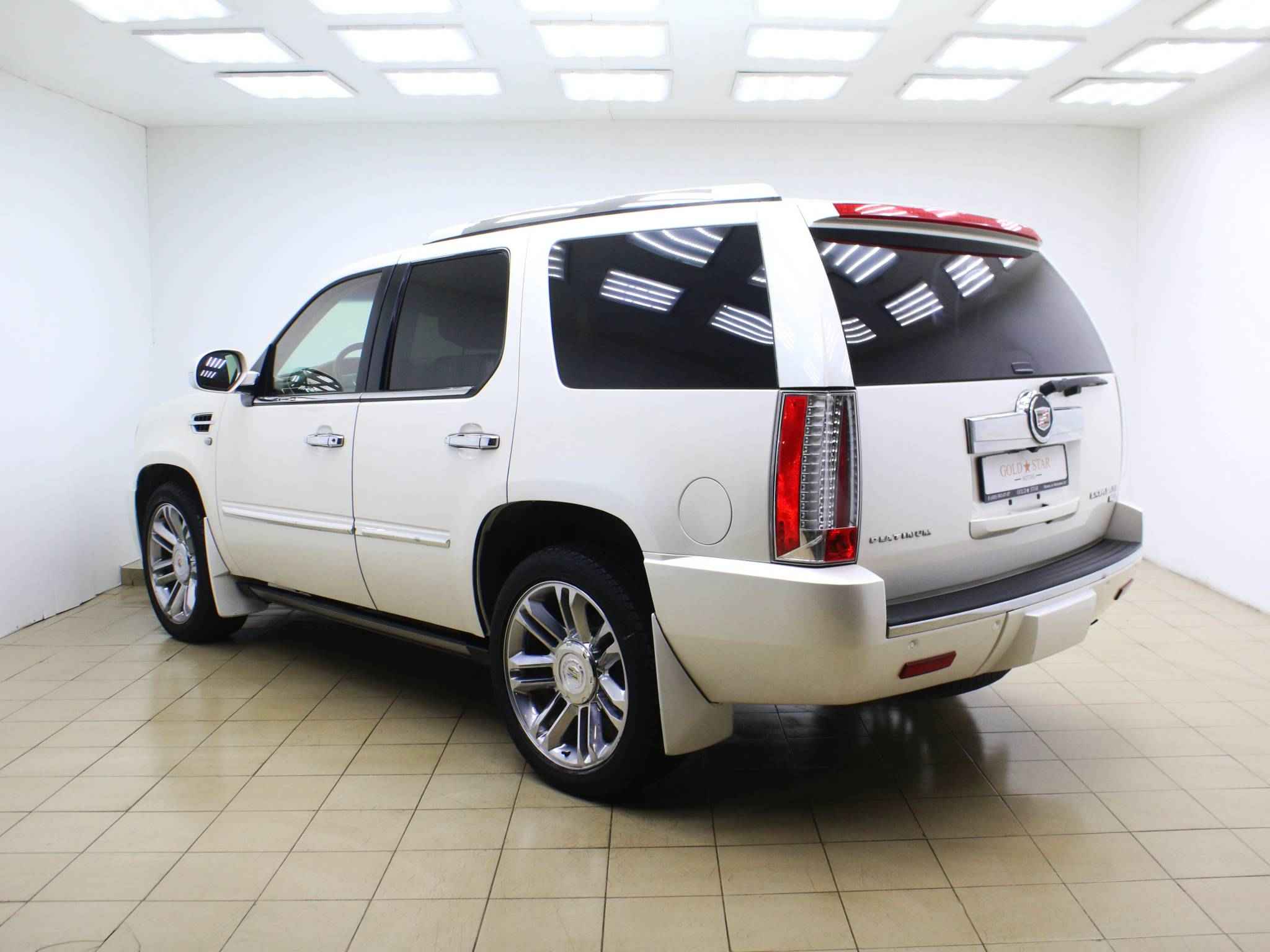 Cadillac Escalade, III