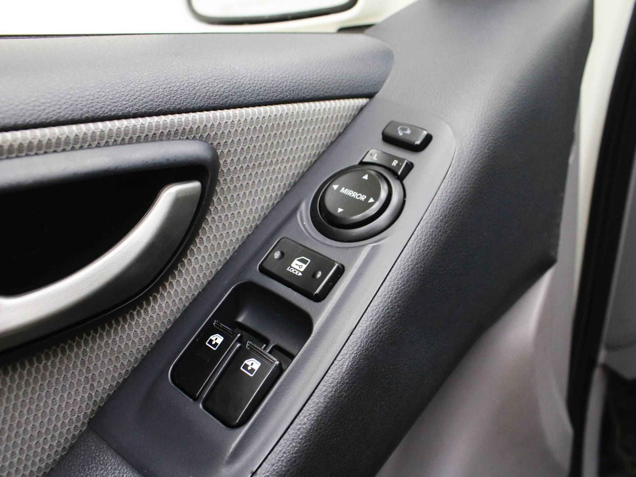 Hyundai Grand Starex, I