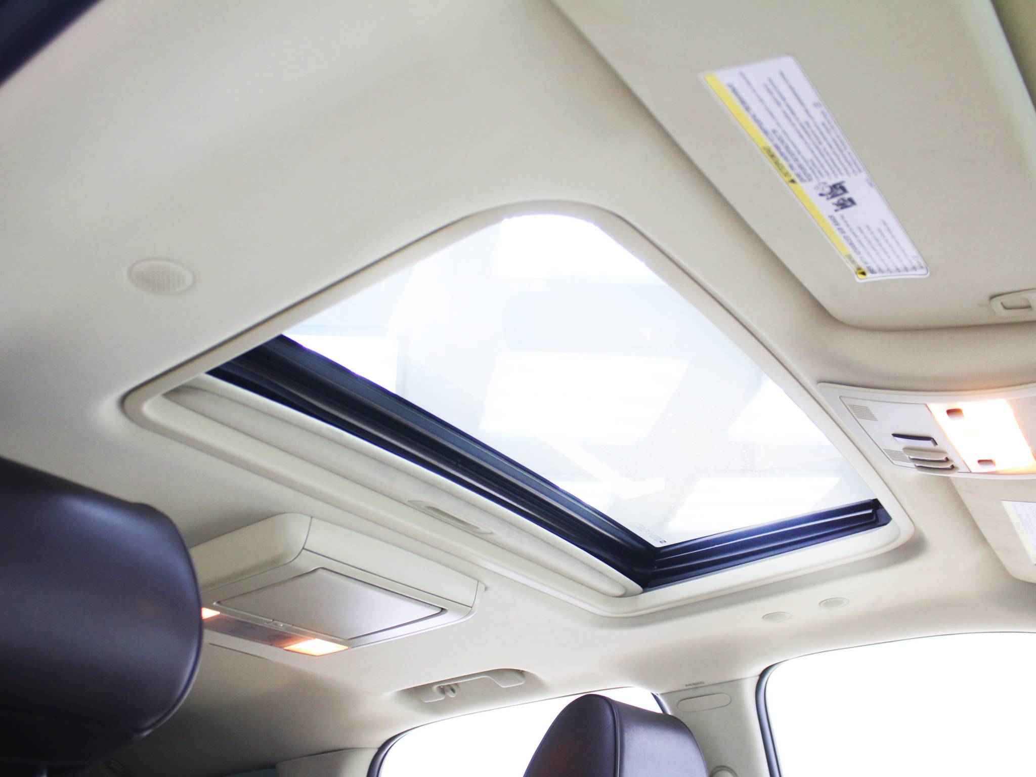 Cadillac Escalade, III