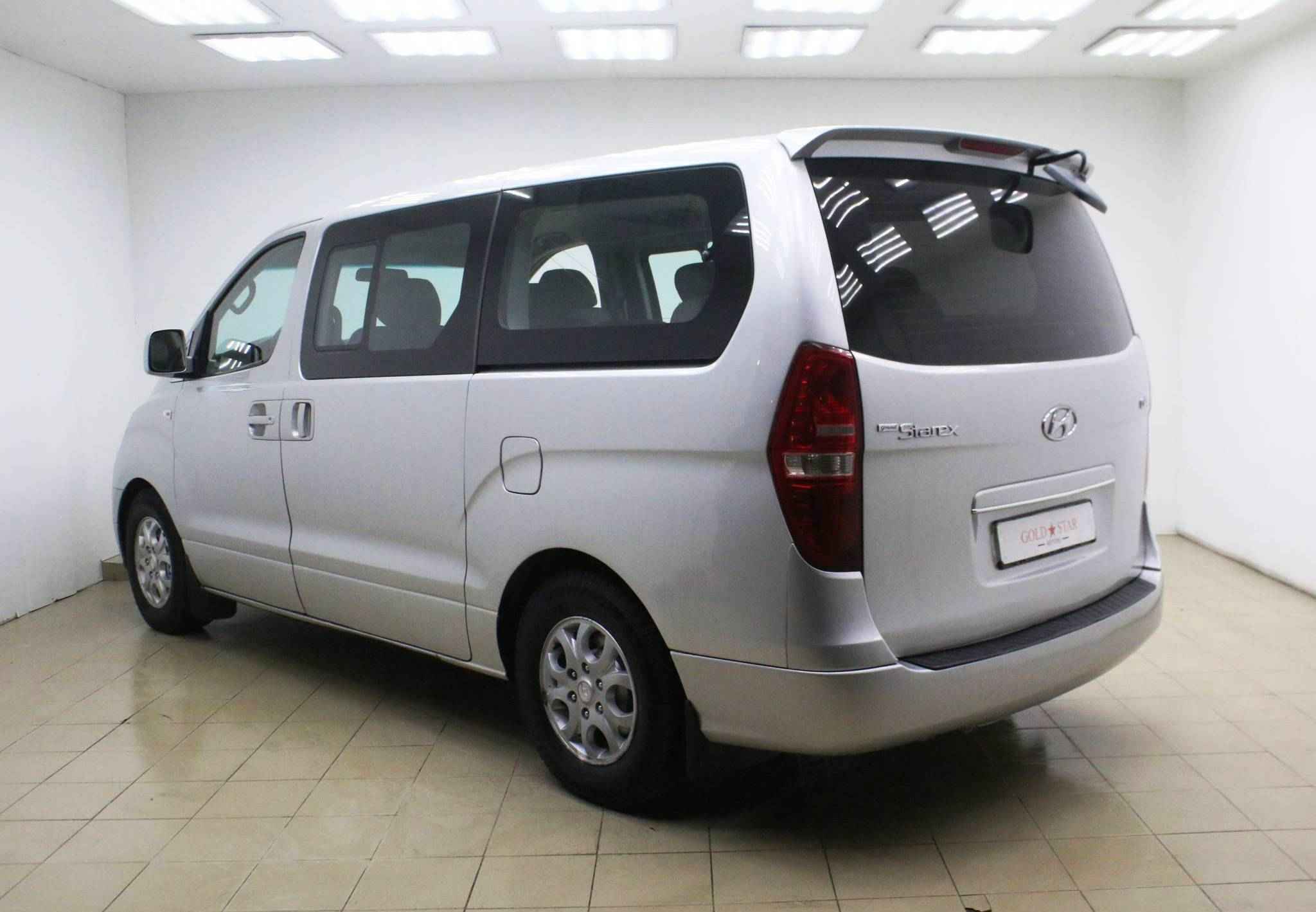 Hyundai Grand Starex, I