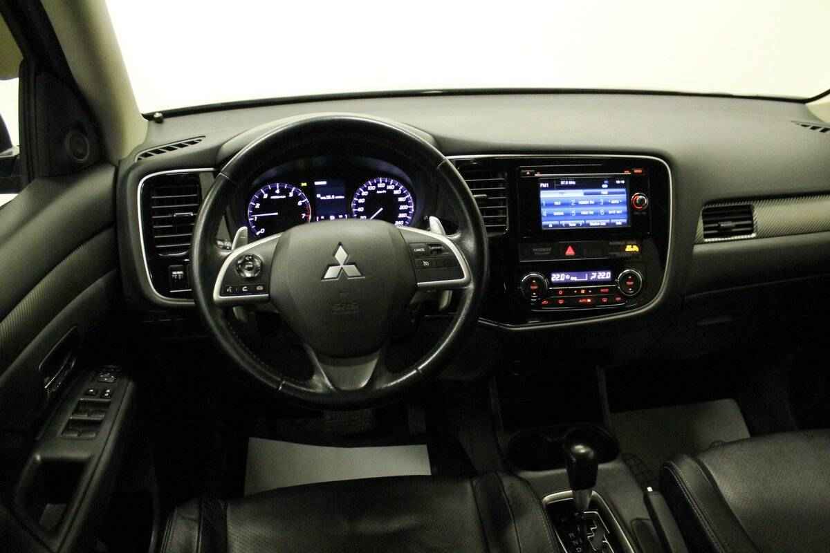 Mitsubishi Outlander, III