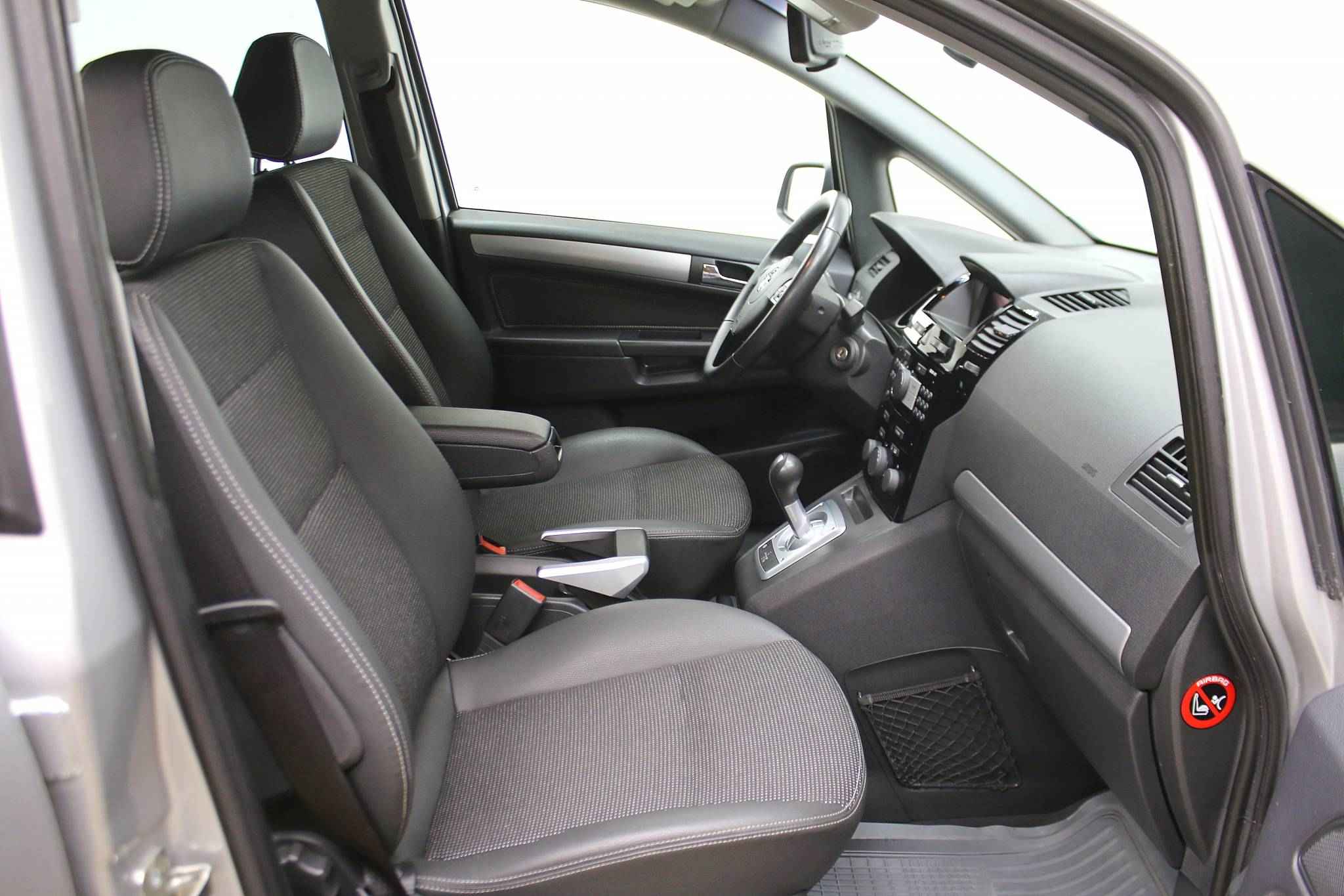 Opel Zafira, B Рестайлинг