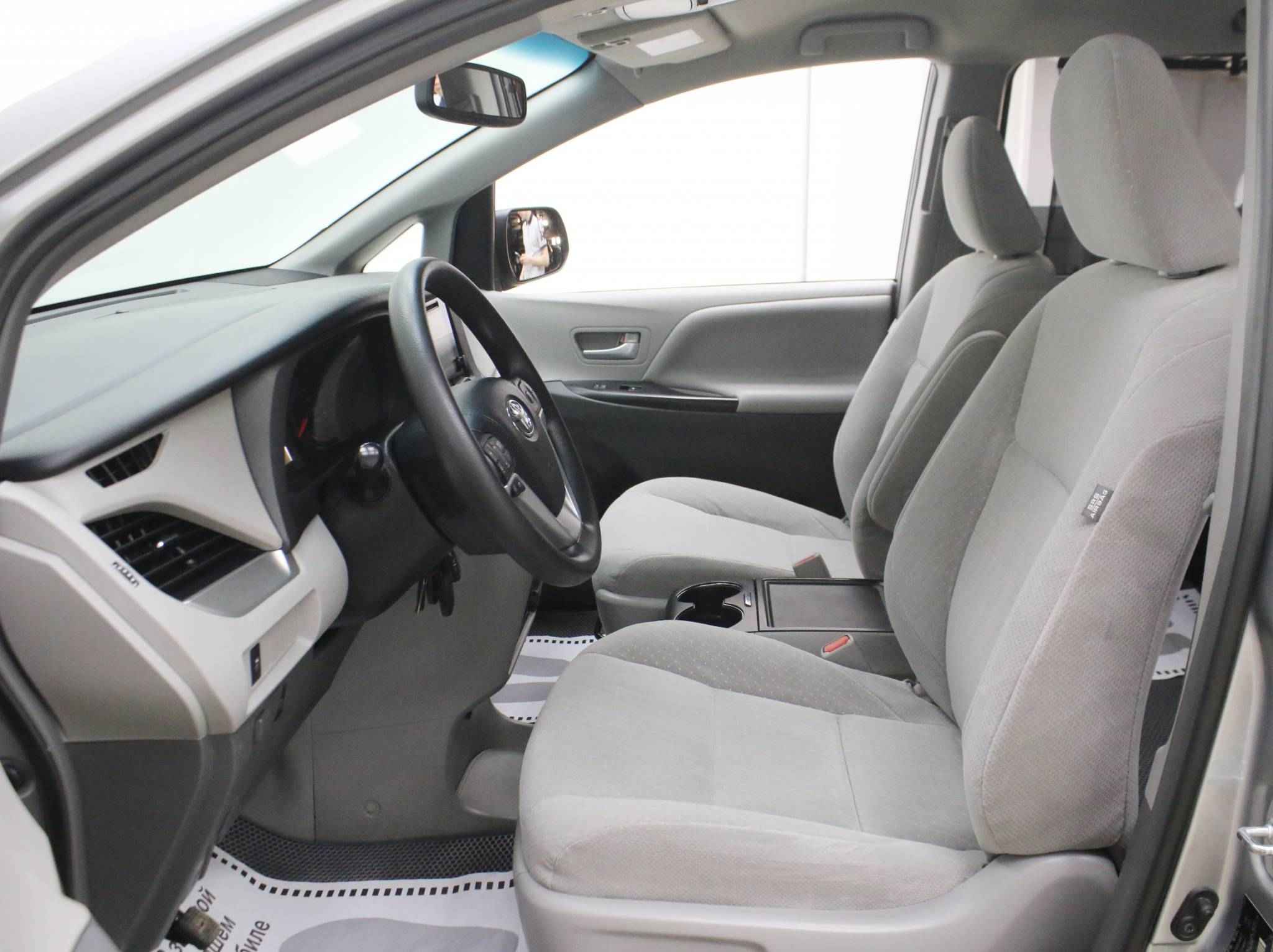 Toyota Sienna, III Рестайлинг