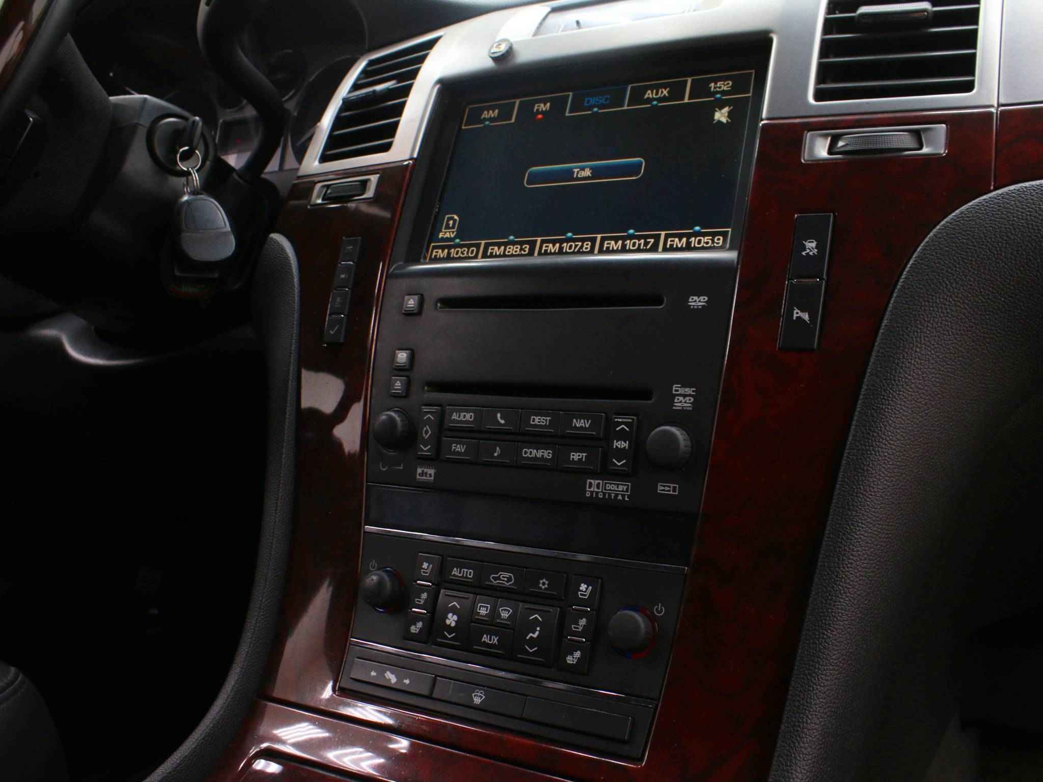 Cadillac Escalade, III