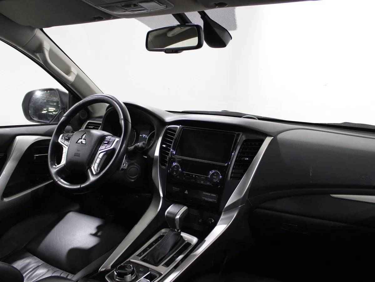 Mitsubishi Pajero Sport, III