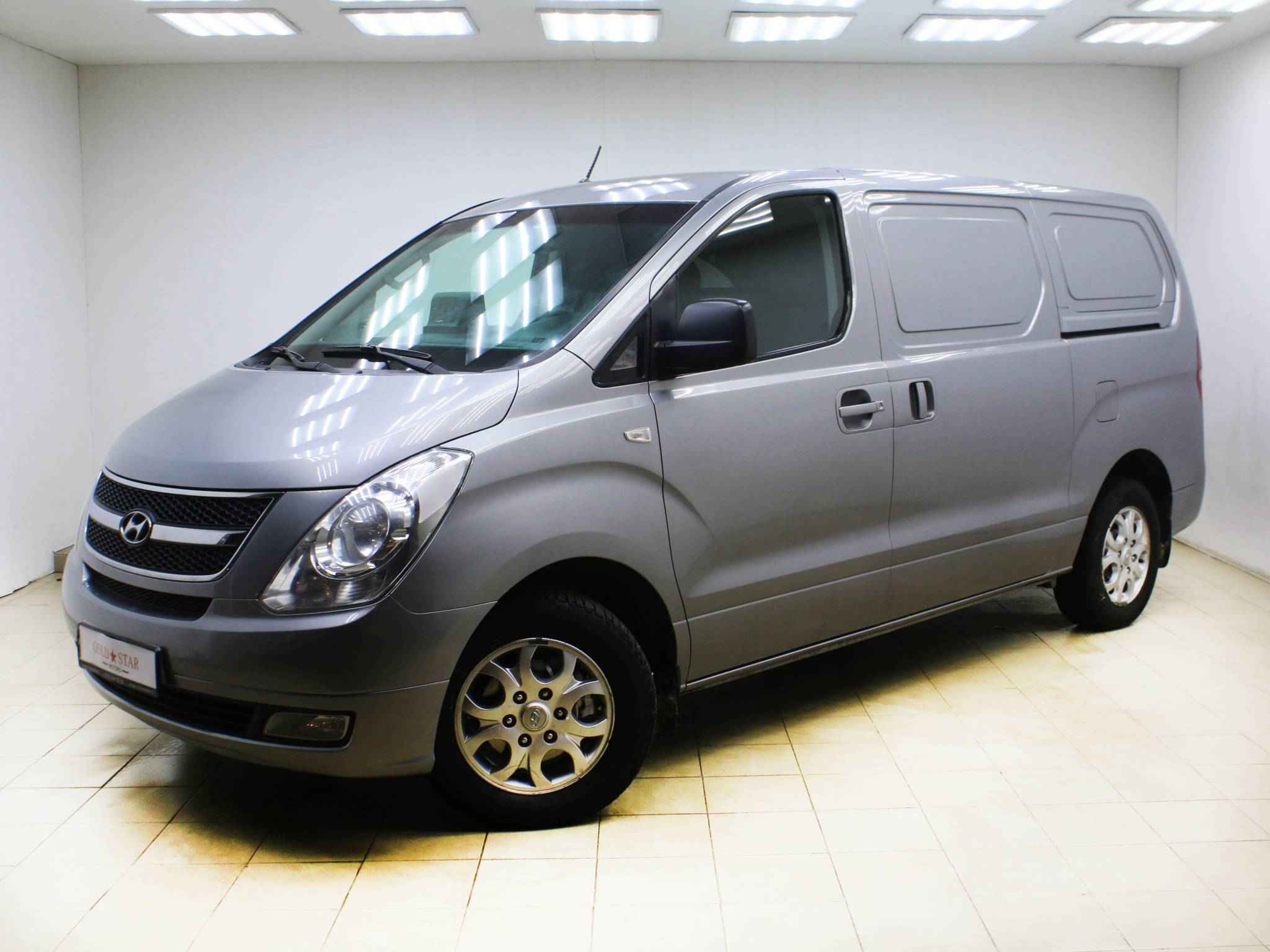 Hyundai Grand Starex, I
