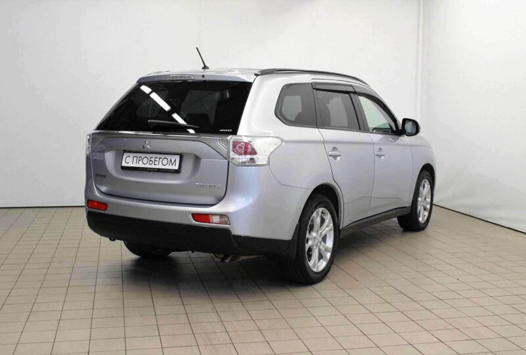 Mitsubishi Outlander, III