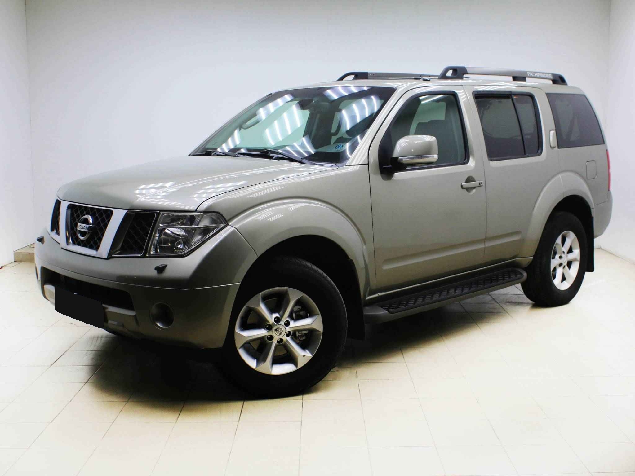 Nissan Pathfinder, III