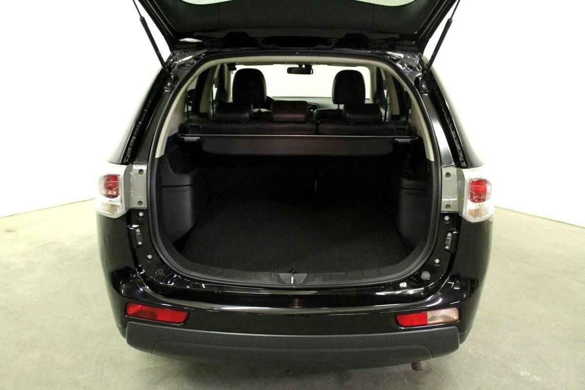 Mitsubishi Outlander, III