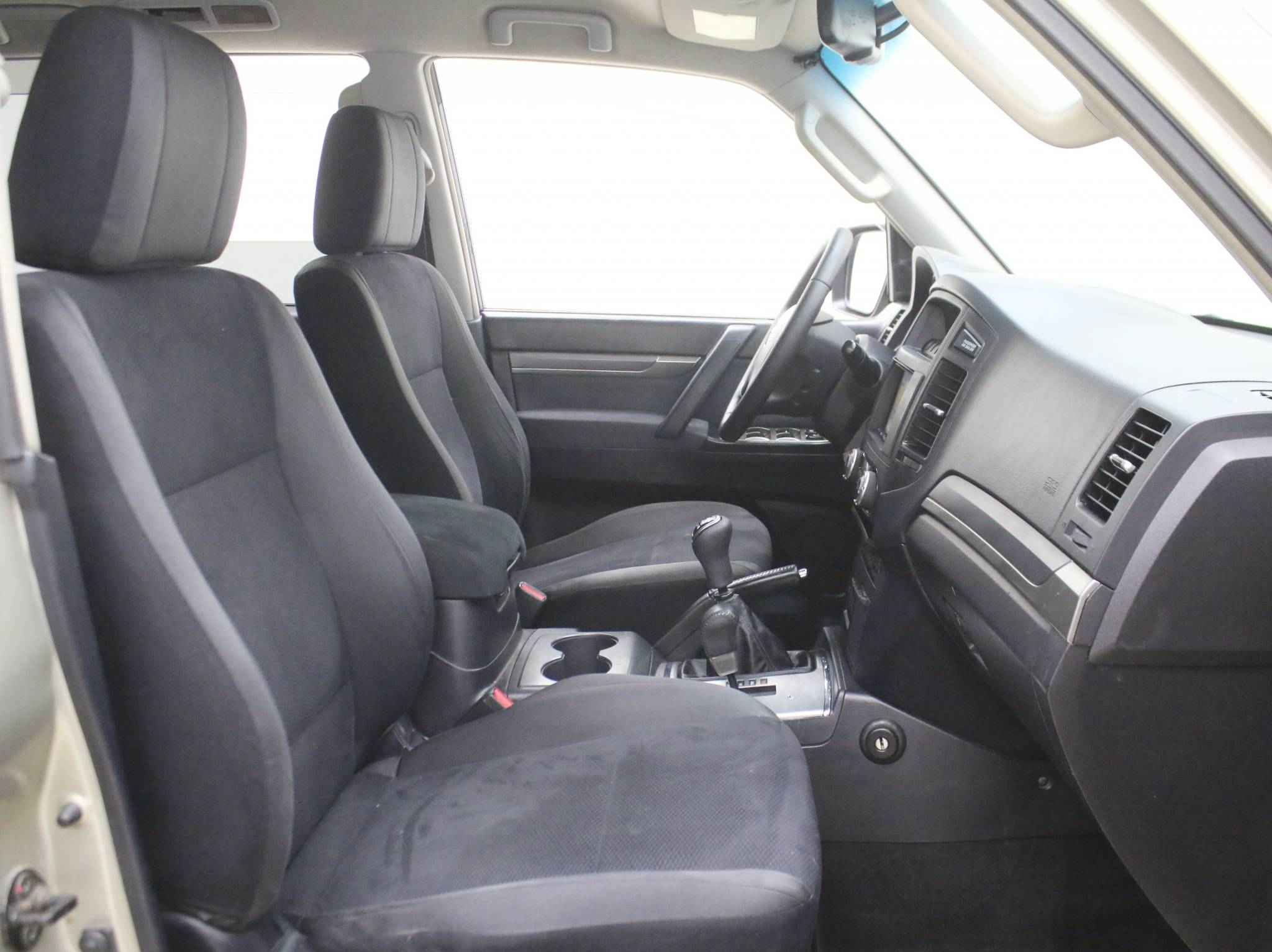 Mitsubishi Pajero, IV