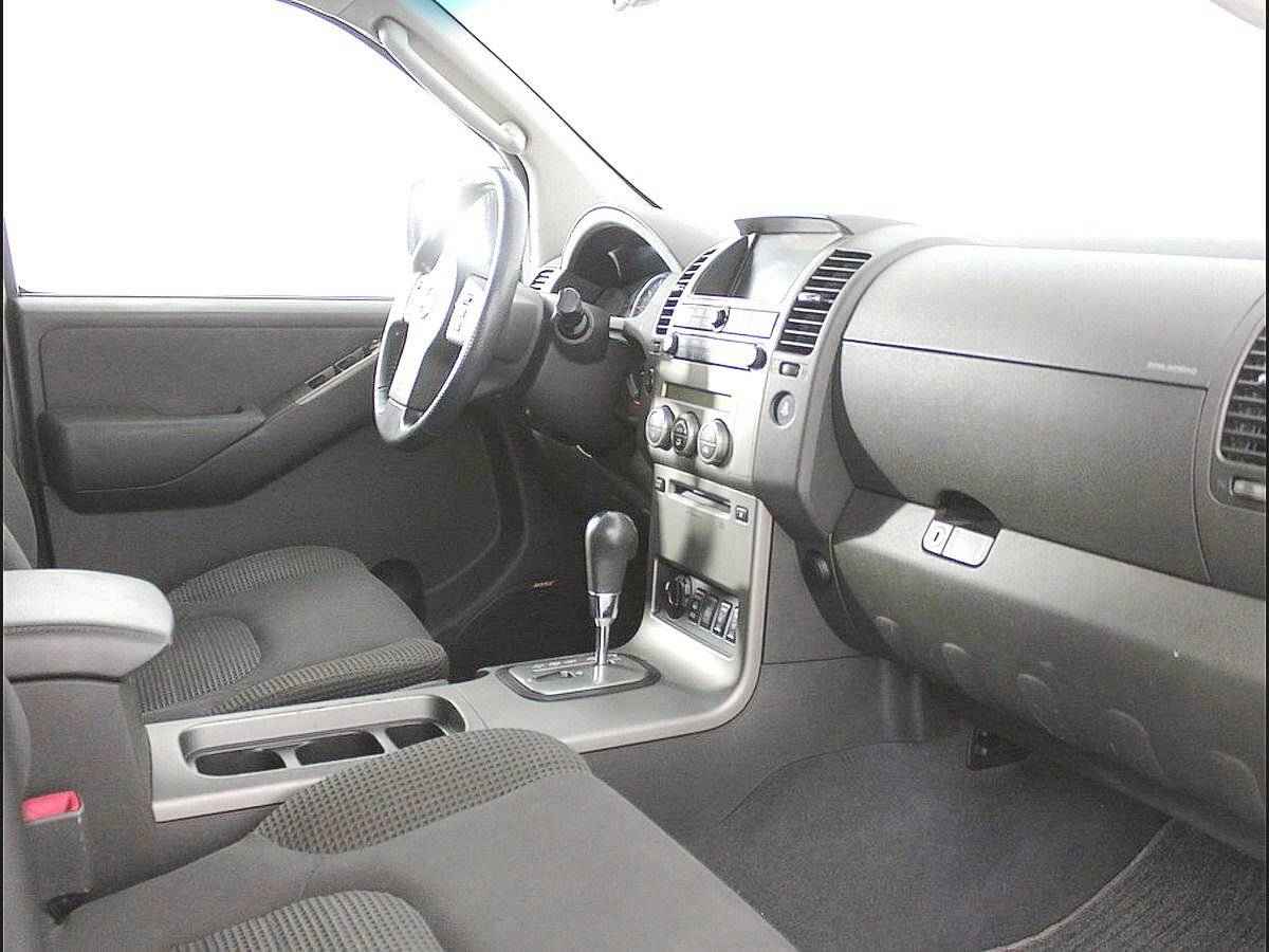 Nissan Pathfinder, III