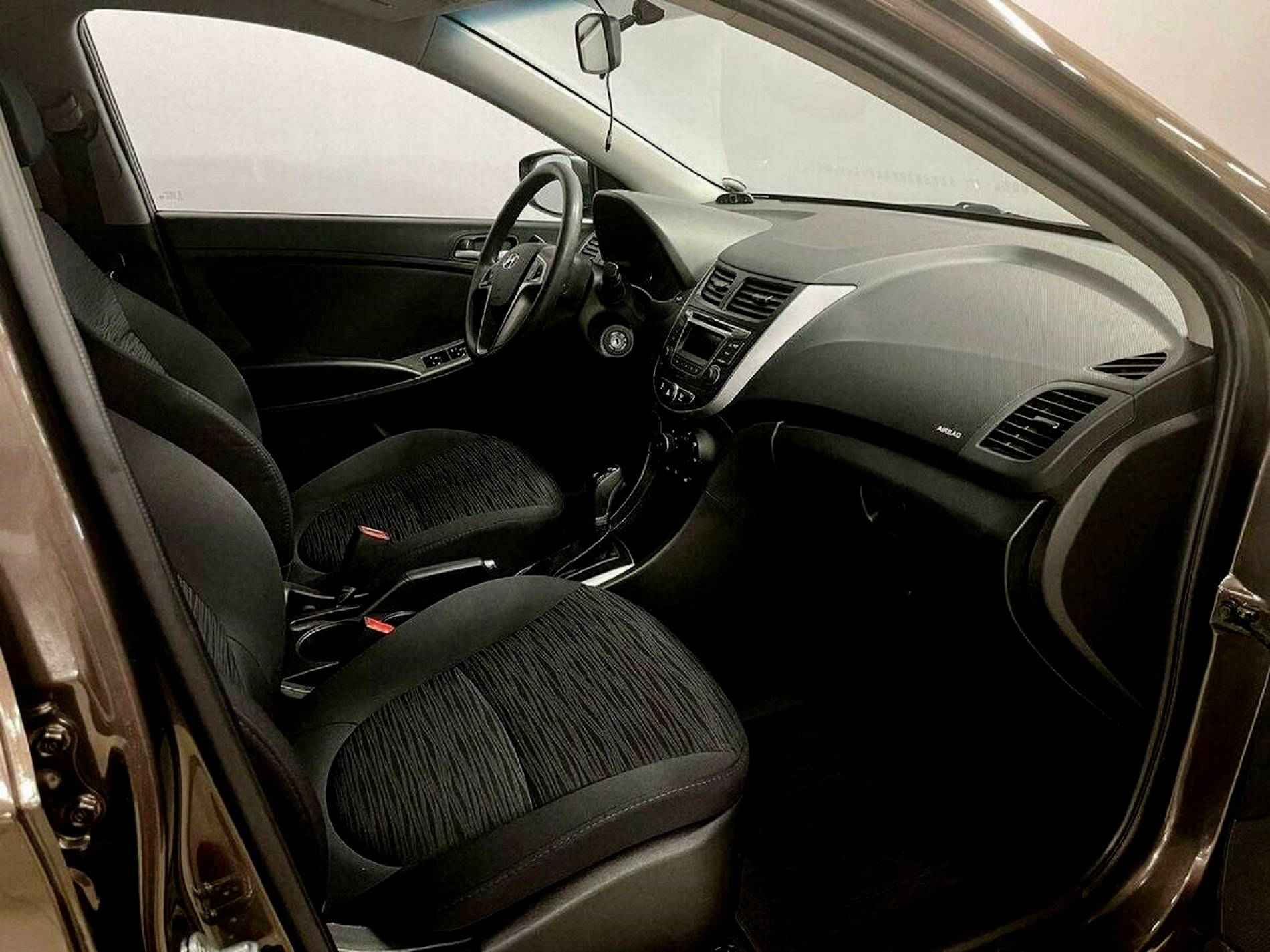 Hyundai Solaris, I Рестайлинг