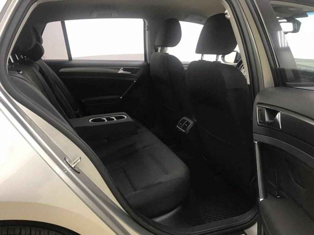 Volkswagen Golf, VII