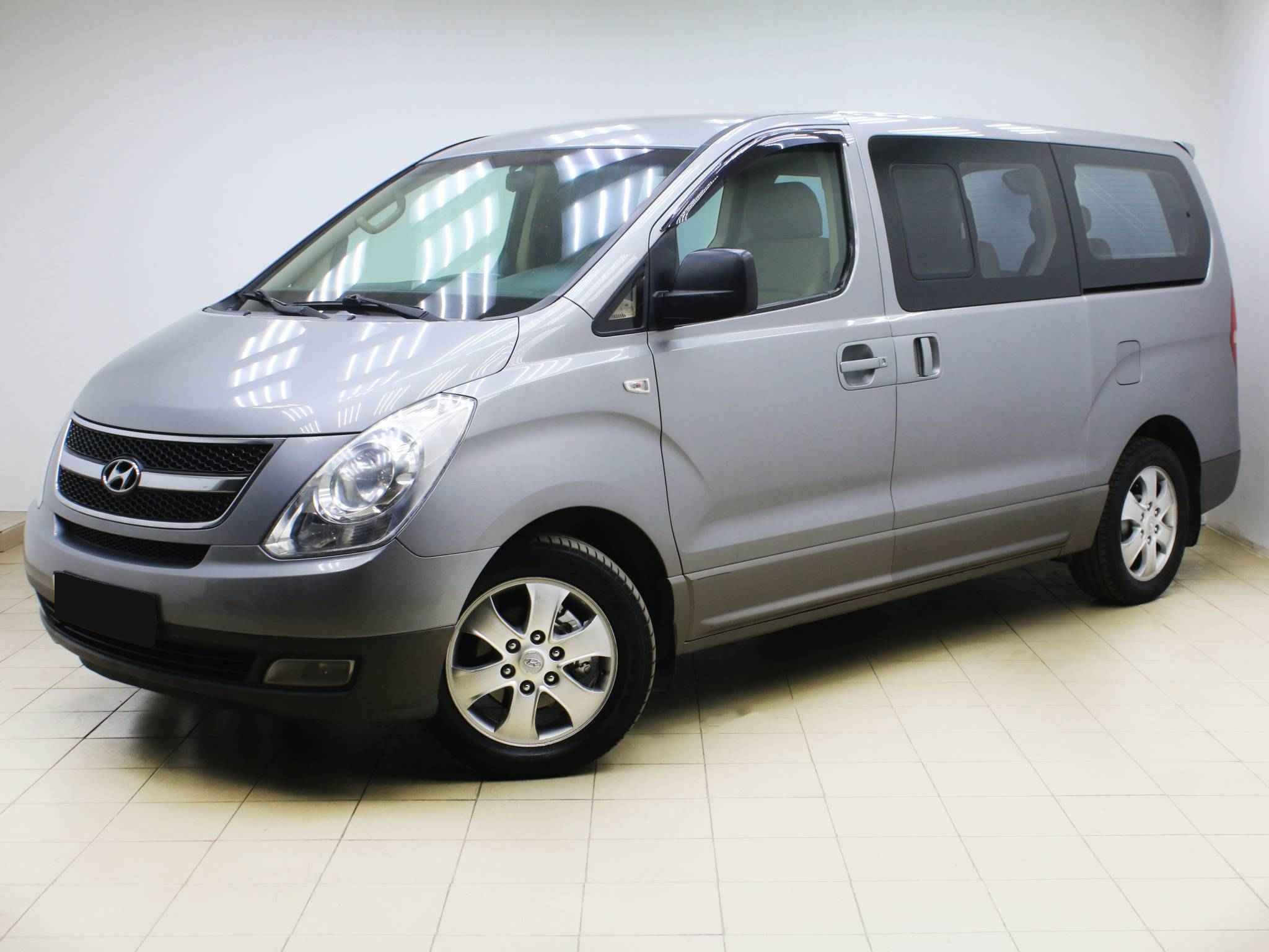 Hyundai Grand Starex, I