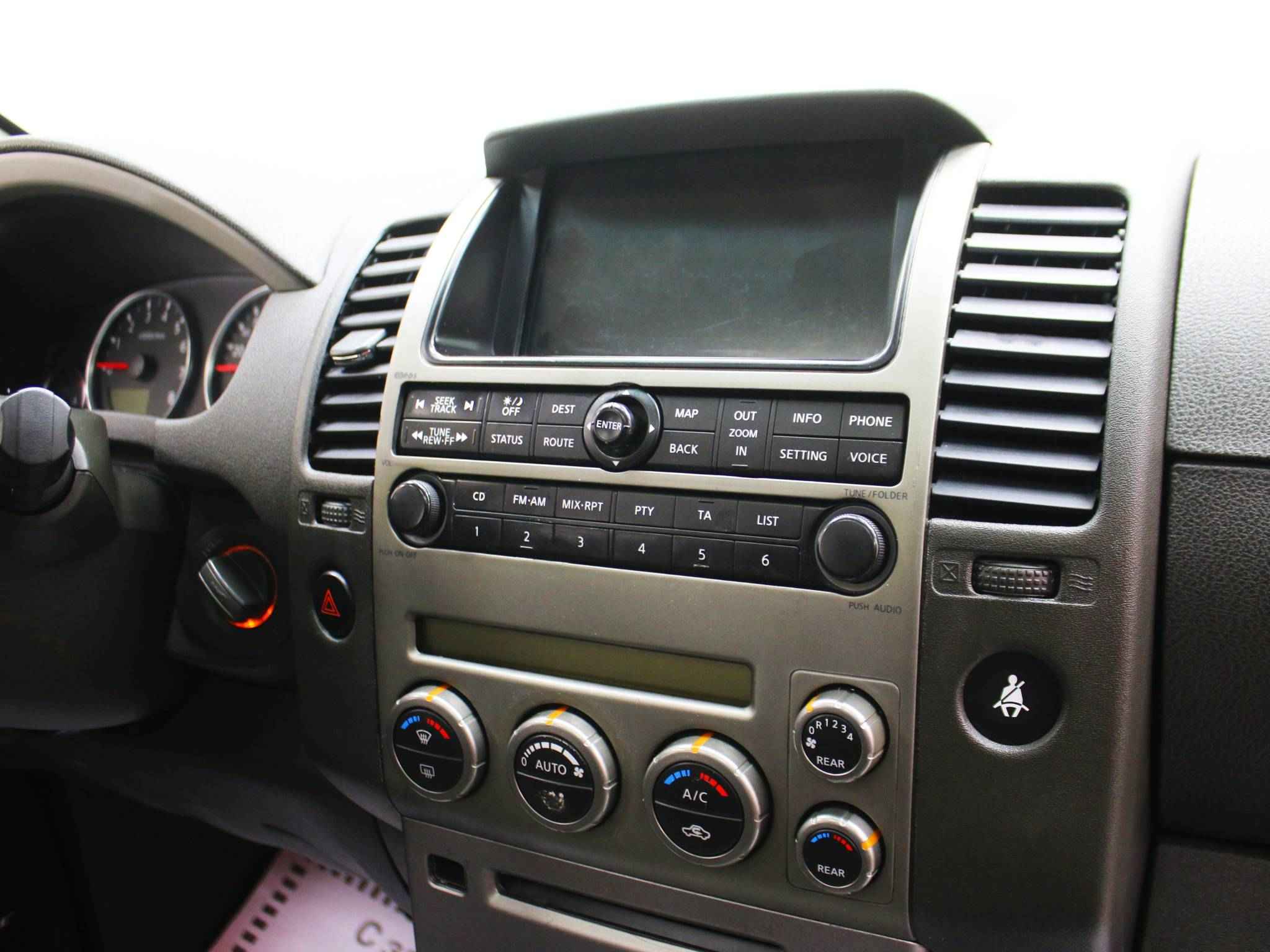 Nissan Pathfinder, III