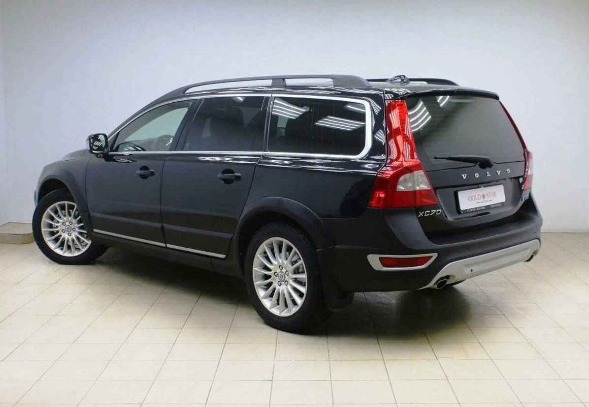 Volvo XC70, II