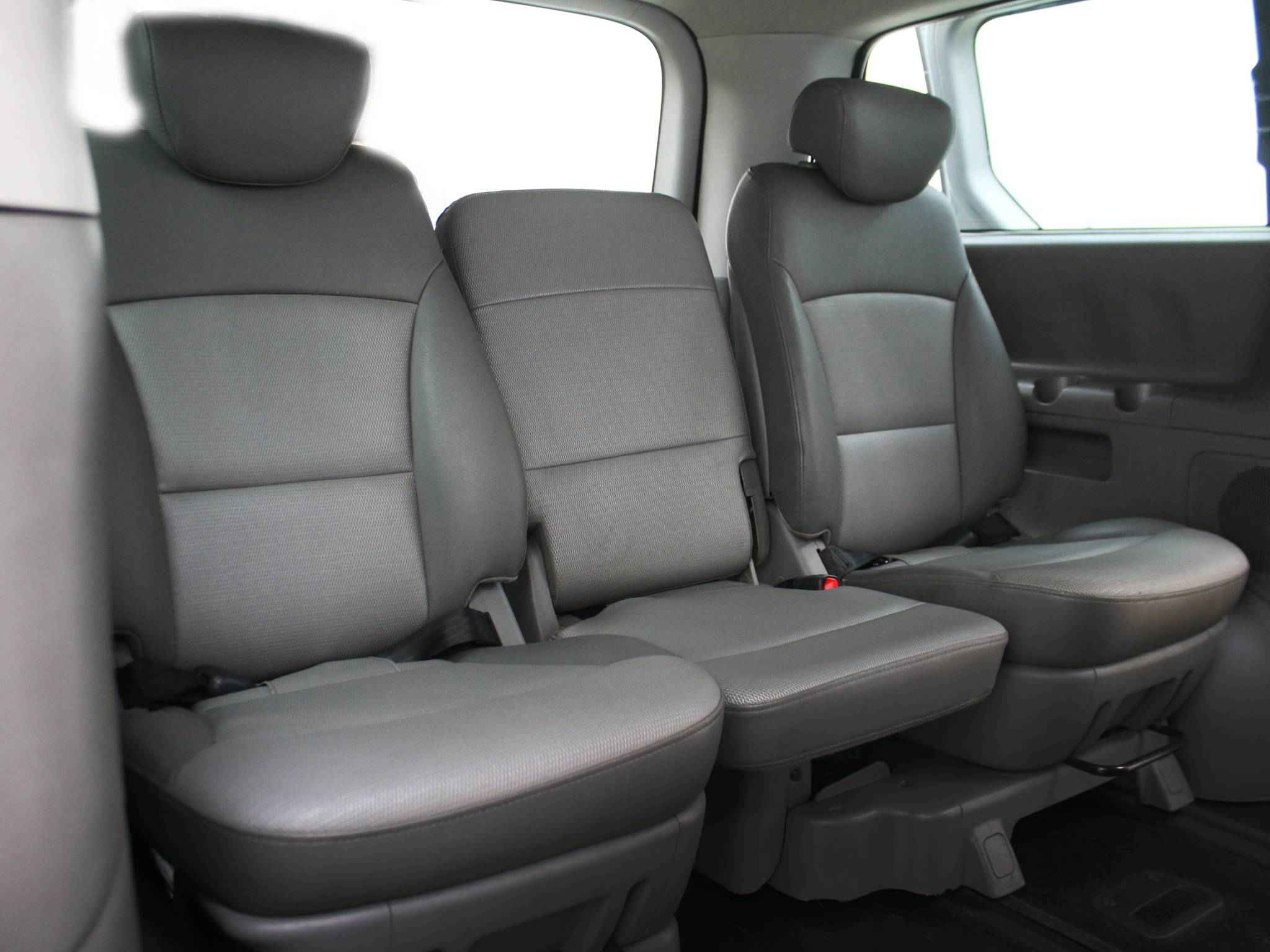 Hyundai Grand Starex, I