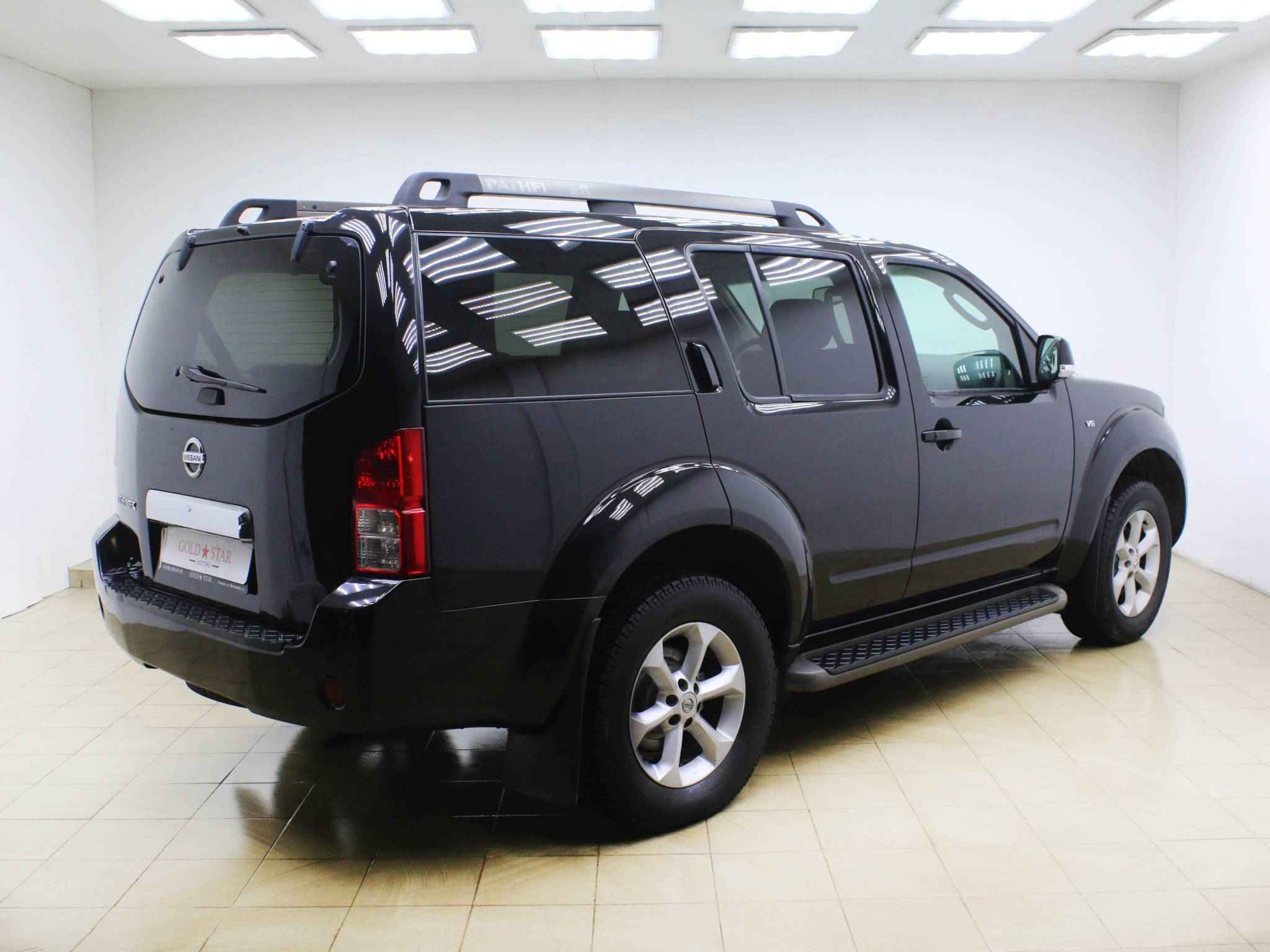 Nissan Pathfinder, III