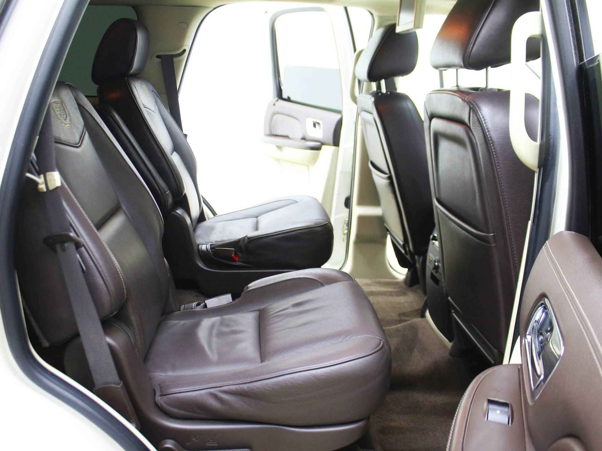 Cadillac Escalade, III