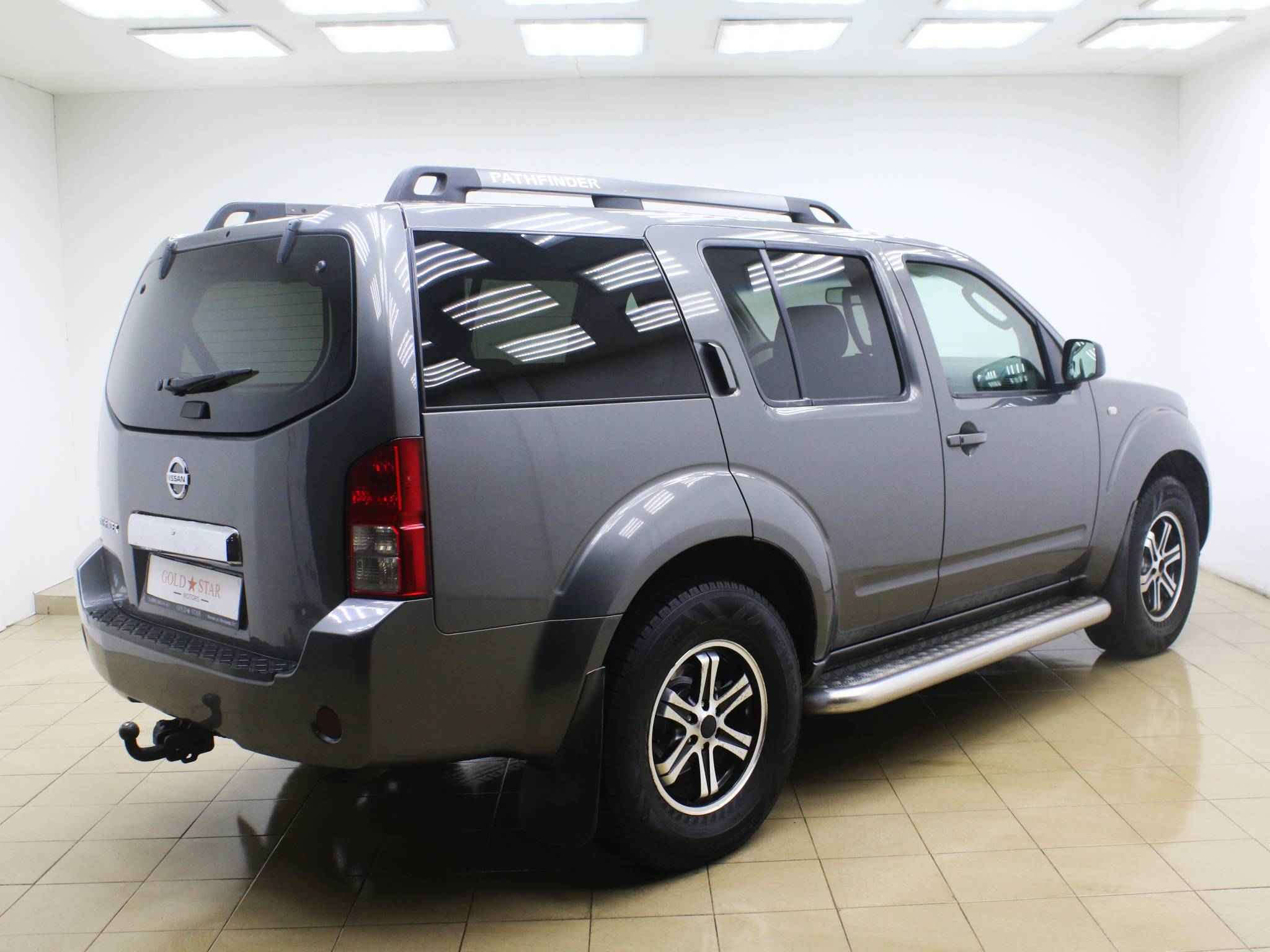 Nissan Pathfinder, III