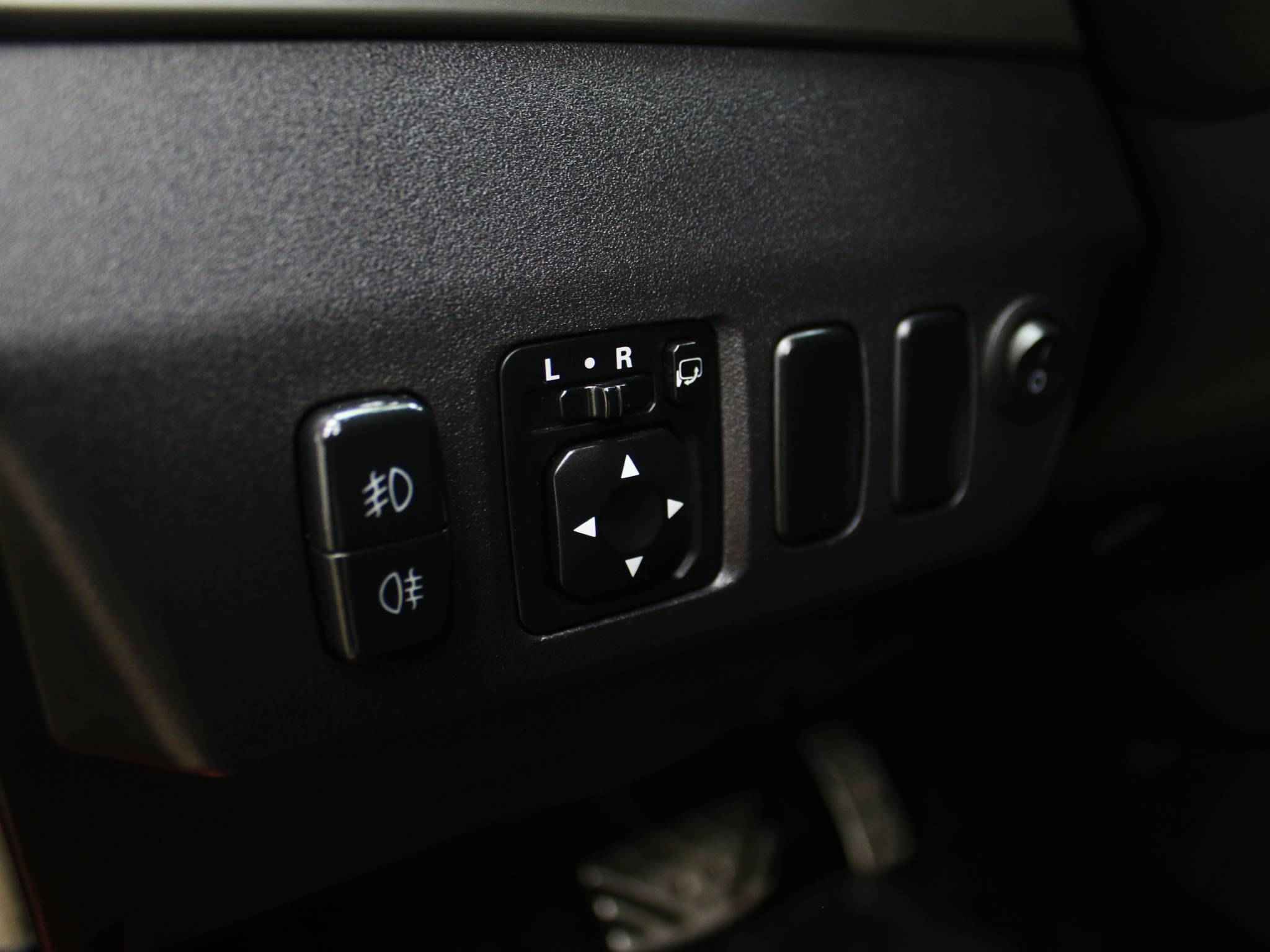 Mitsubishi Pajero, IV