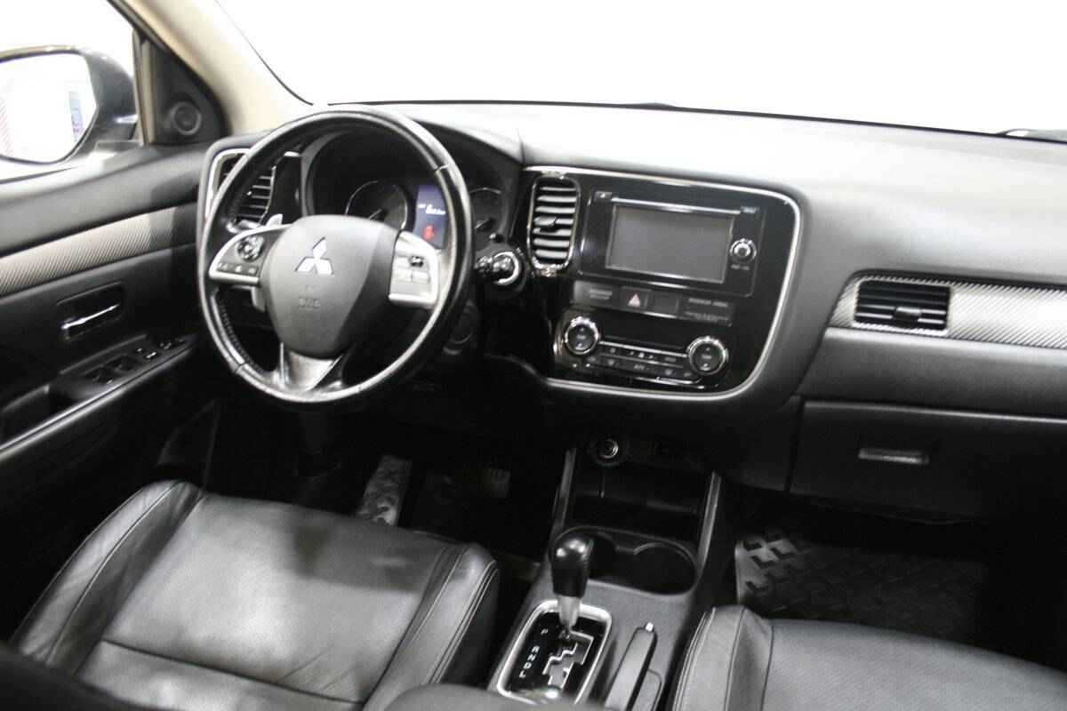 Mitsubishi Outlander, III