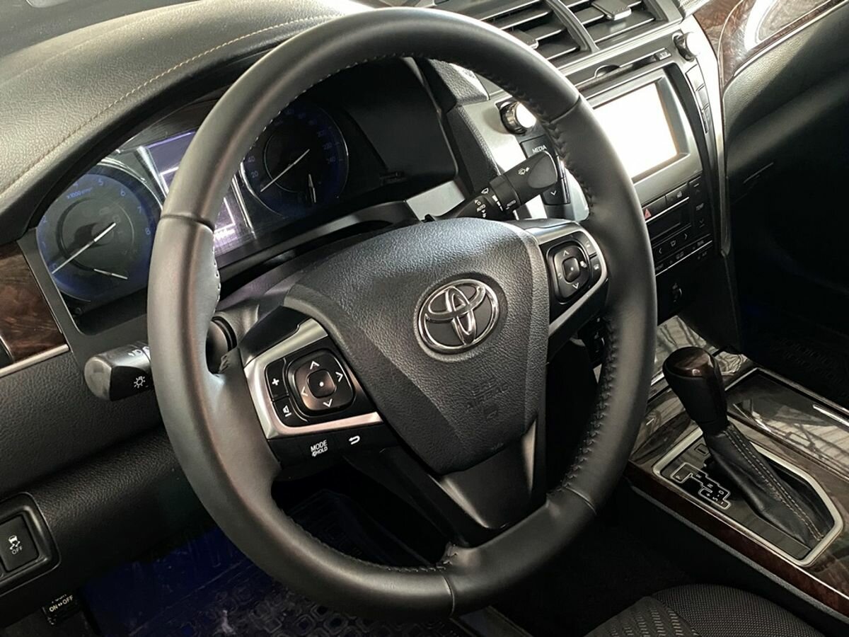 Toyota Camry, 2016