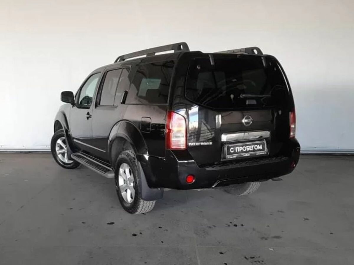 Nissan Pathfinder, 2011
